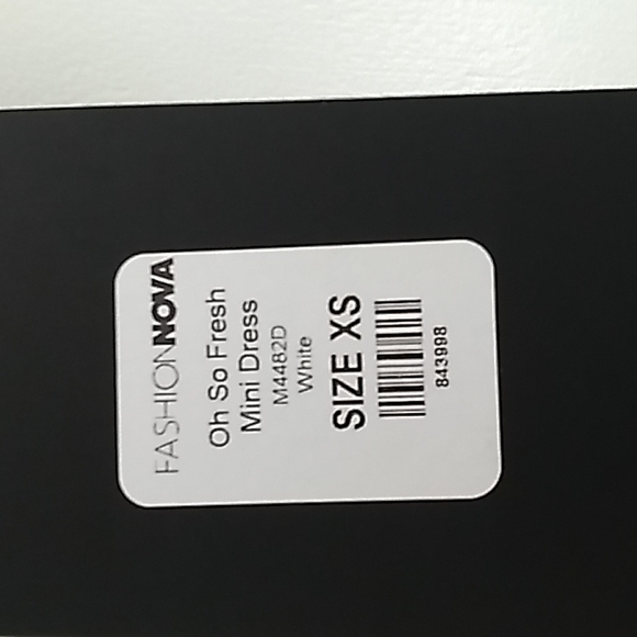 Fashion Nova White Long Sleeve Ruched Party Dress. Size XS - Picture 10 of 13